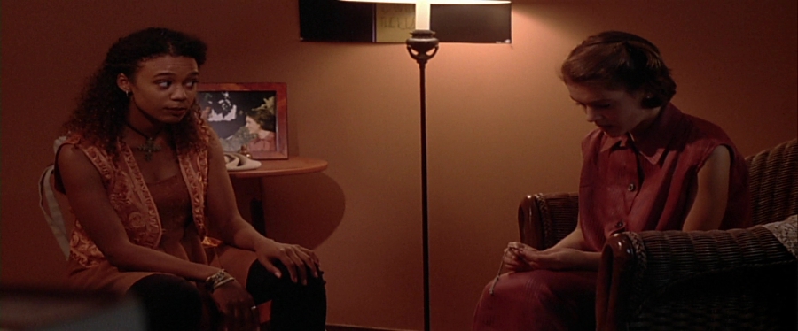 charmed-online-dot-net_EmbraceOfTheVampire1626.jpg charmed-online-dot-net_EmbraceOfTheVampire1626.jpg