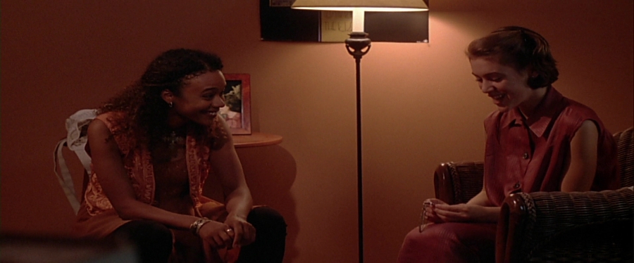 charmed-online-dot-net_EmbraceOfTheVampire1636.jpg charmed-online-dot-net_EmbraceOfTheVampire1636.jpg