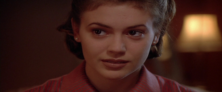 charmed-online-dot-net_EmbraceOfTheVampire1675.jpg