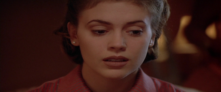 charmed-online-dot-net_EmbraceOfTheVampire1689.jpg