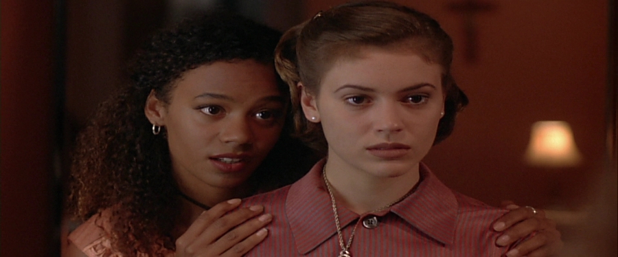 charmed-online-dot-net_EmbraceOfTheVampire1715.jpg