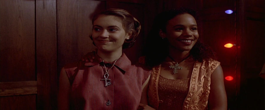 charmed-online-dot-net_EmbraceOfTheVampire1734.jpg