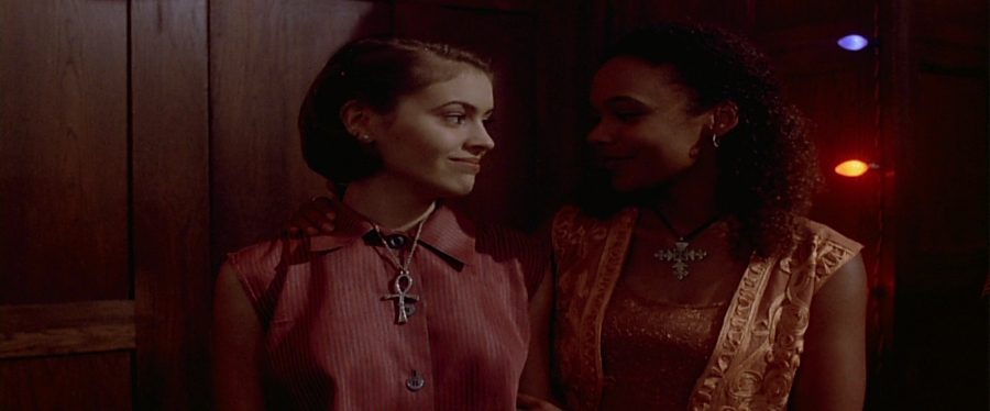 charmed-online-dot-net_EmbraceOfTheVampire1735.jpg