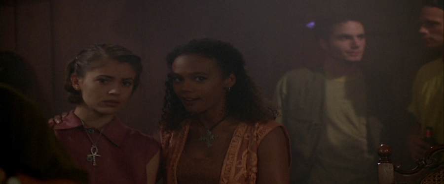 charmed-online-dot-net_EmbraceOfTheVampire1745.jpg