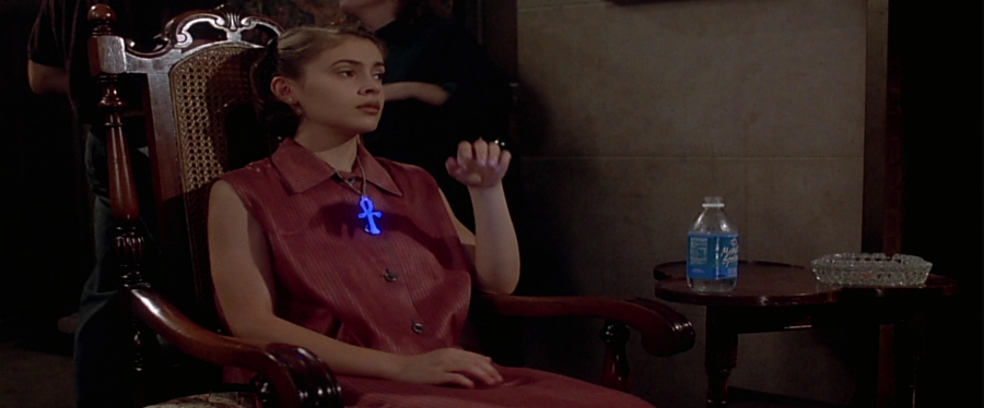 charmed-online-dot-net_EmbraceOfTheVampire1886.jpg