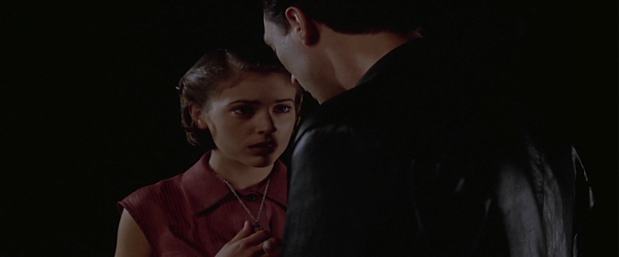 charmed-online-dot-net_EmbraceOfTheVampire1994.jpg