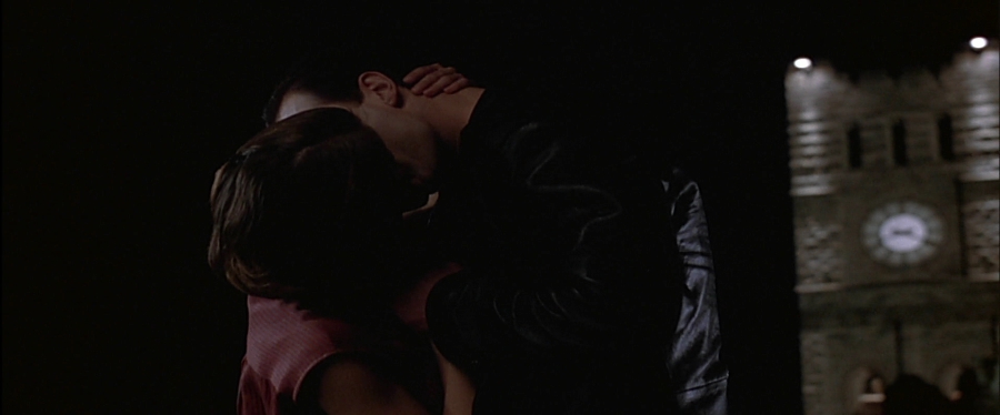 charmed-online-dot-net_EmbraceOfTheVampire2050.jpg