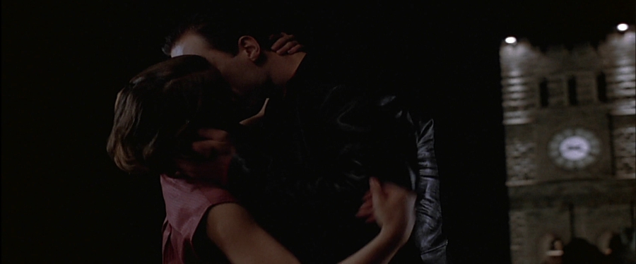 charmed-online-dot-net_EmbraceOfTheVampire2051.jpg