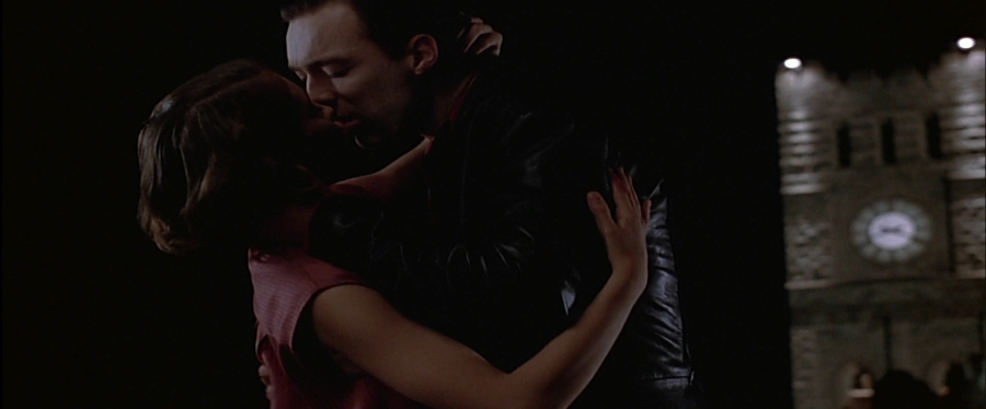 charmed-online-dot-net_EmbraceOfTheVampire2052.jpg