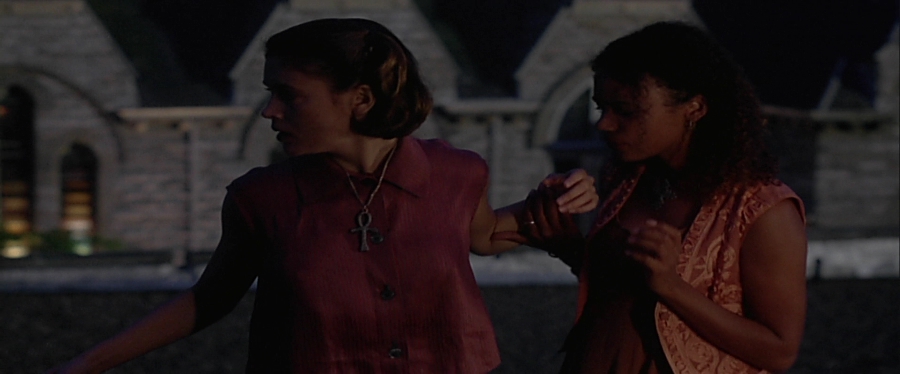 charmed-online-dot-net_EmbraceOfTheVampire2056.jpg