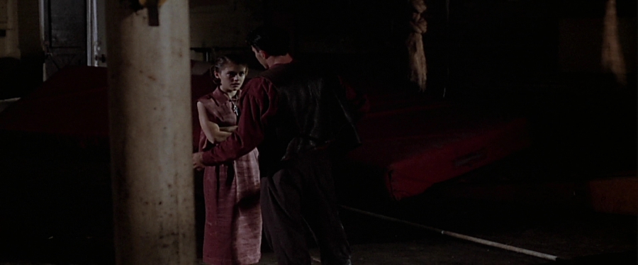 charmed-online-dot-net_EmbraceOfTheVampire2124.jpg