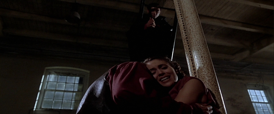 charmed-online-dot-net_EmbraceOfTheVampire2134.jpg
