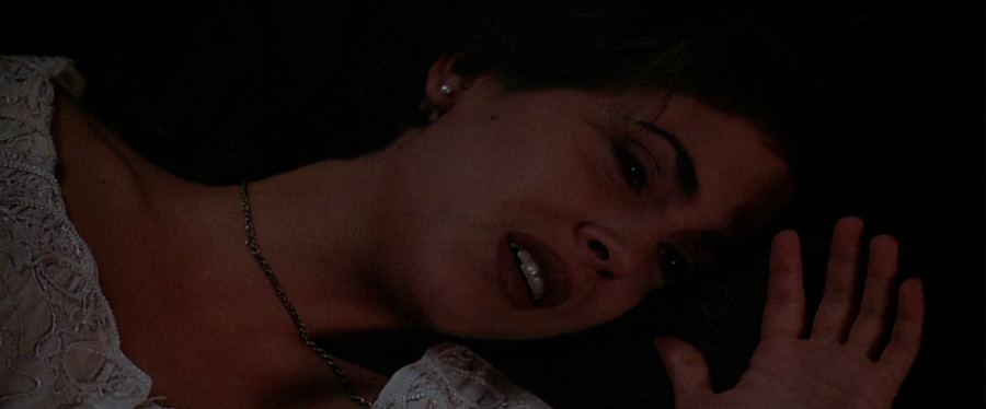 charmed-online-dot-net_EmbraceOfTheVampire2593.jpg