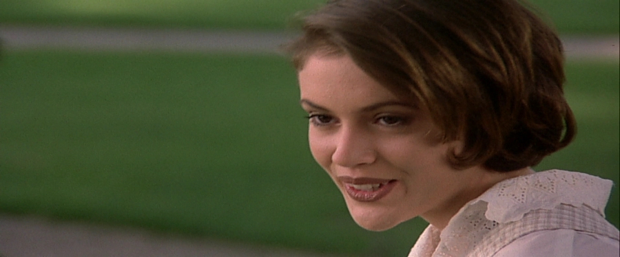 charmed-online-dot-net_EmbraceOfTheVampire2701.jpg