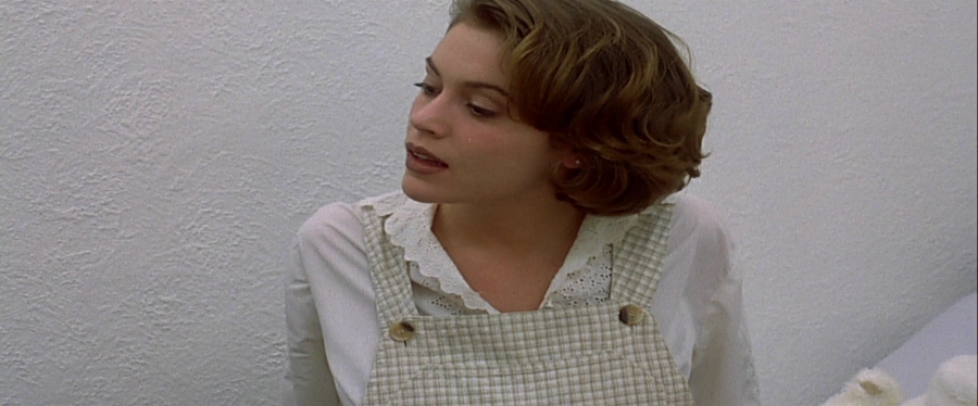 charmed-online-dot-net_EmbraceOfTheVampire2869.jpg
