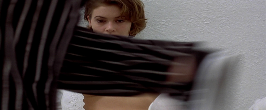 charmed-online-dot-net_EmbraceOfTheVampire2937.jpg