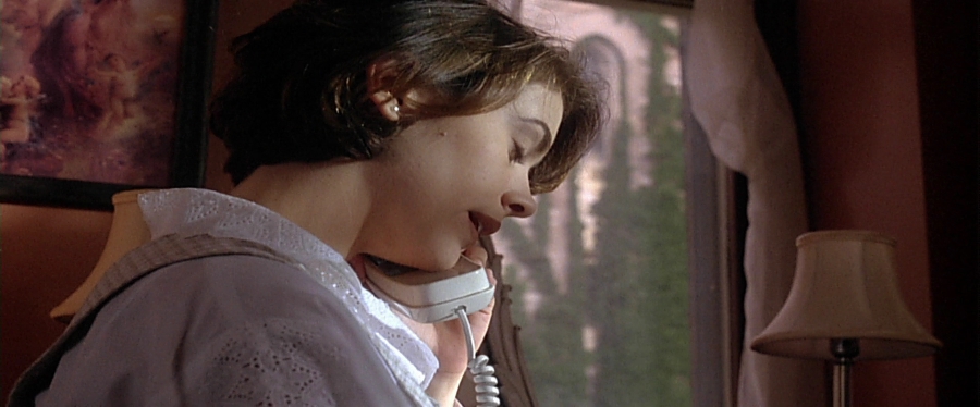 charmed-online-dot-net_EmbraceOfTheVampire3168.jpg