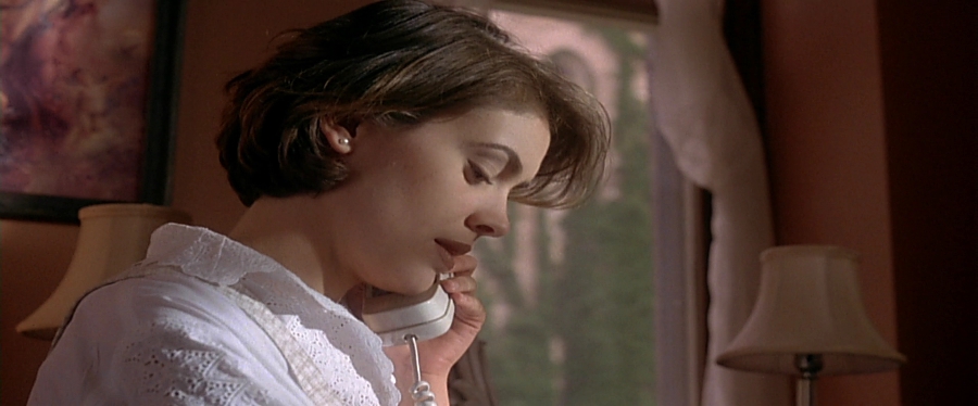 charmed-online-dot-net_EmbraceOfTheVampire3182.jpg