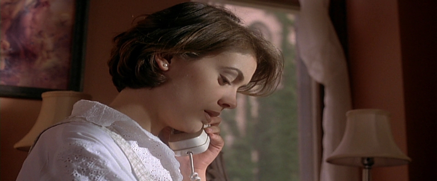 charmed-online-dot-net_EmbraceOfTheVampire3184.jpg