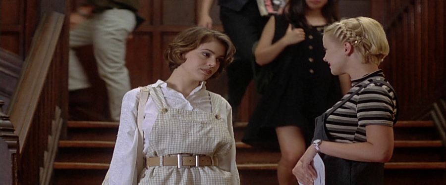 charmed-online-dot-net_EmbraceOfTheVampire3220.jpg