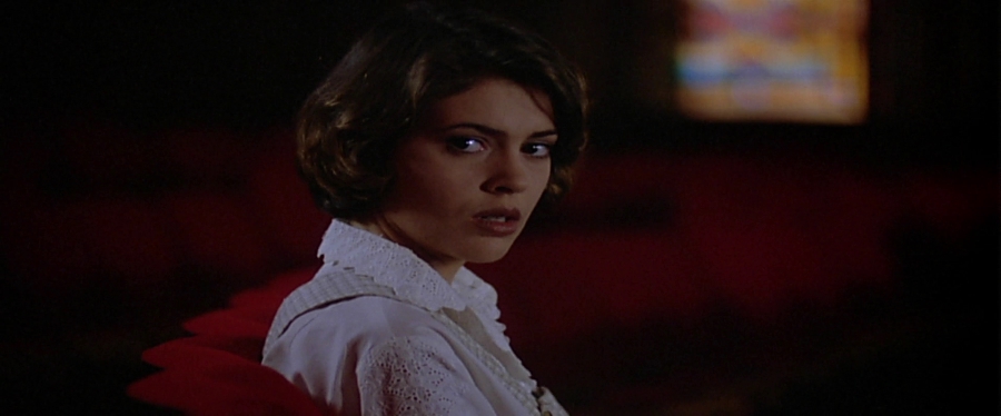 charmed-online-dot-net_EmbraceOfTheVampire3248.jpg