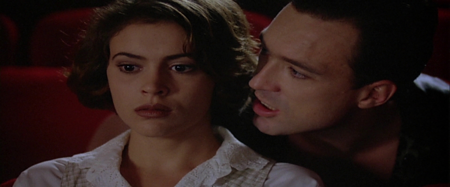 charmed-online-dot-net_EmbraceOfTheVampire3318.jpg