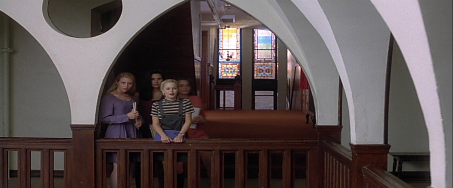 charmed-online-dot-net_EmbraceOfTheVampire3354.jpg