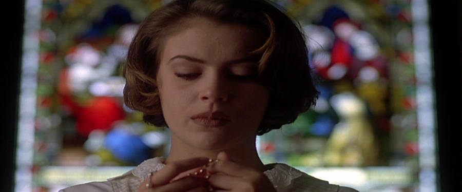 charmed-online-dot-net_EmbraceOfTheVampire3369.jpg