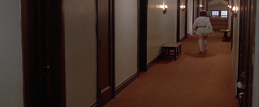charmed-online-dot-net_EmbraceOfTheVampire3380.jpg