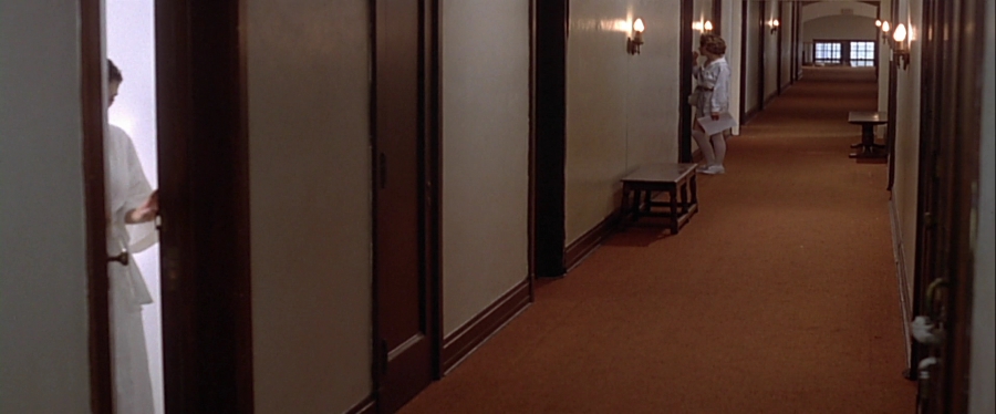 charmed-online-dot-net_EmbraceOfTheVampire3385.jpg