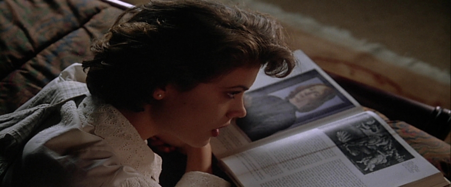 charmed-online-dot-net_EmbraceOfTheVampire3428.jpg