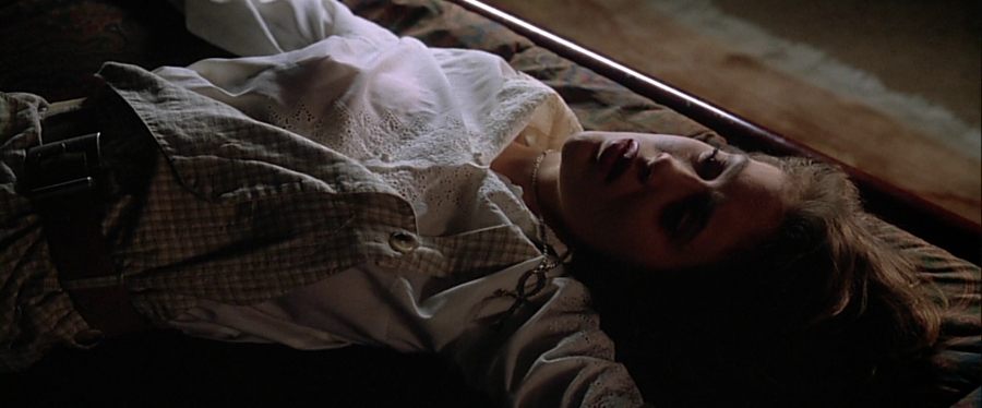 charmed-online-dot-net_EmbraceOfTheVampire3451.jpg