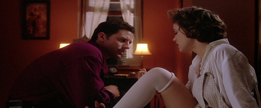 charmed-online-dot-net_EmbraceOfTheVampire3647.jpg