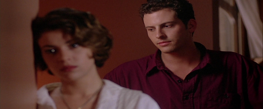 charmed-online-dot-net_EmbraceOfTheVampire3666.jpg