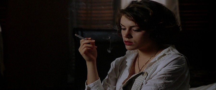 charmed-online-dot-net_EmbraceOfTheVampire3803.jpg