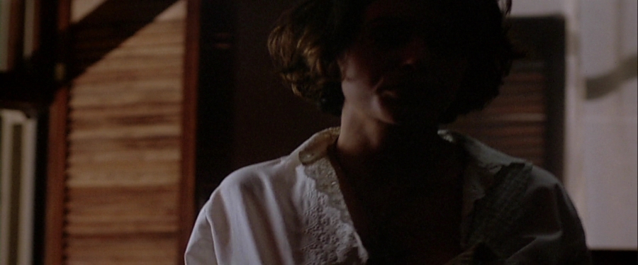 charmed-online-dot-net_EmbraceOfTheVampire3835.jpg