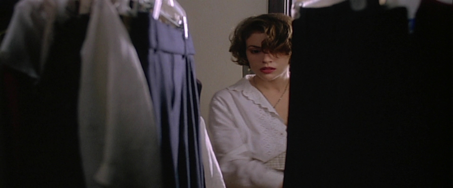 charmed-online-dot-net_EmbraceOfTheVampire3841.jpg
