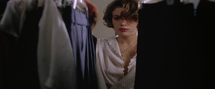 charmed-online-dot-net_EmbraceOfTheVampire3842.jpg