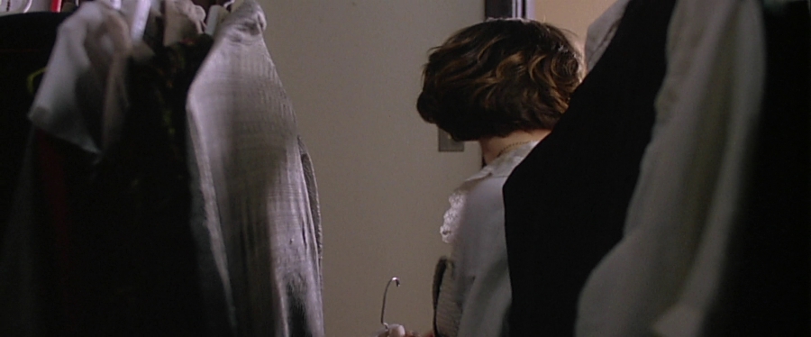 charmed-online-dot-net_EmbraceOfTheVampire3851.jpg