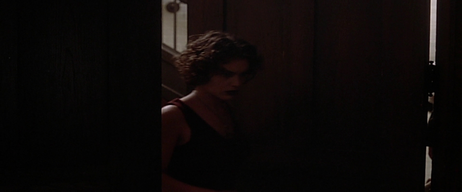 charmed-online-dot-net_EmbraceOfTheVampire3854.jpg