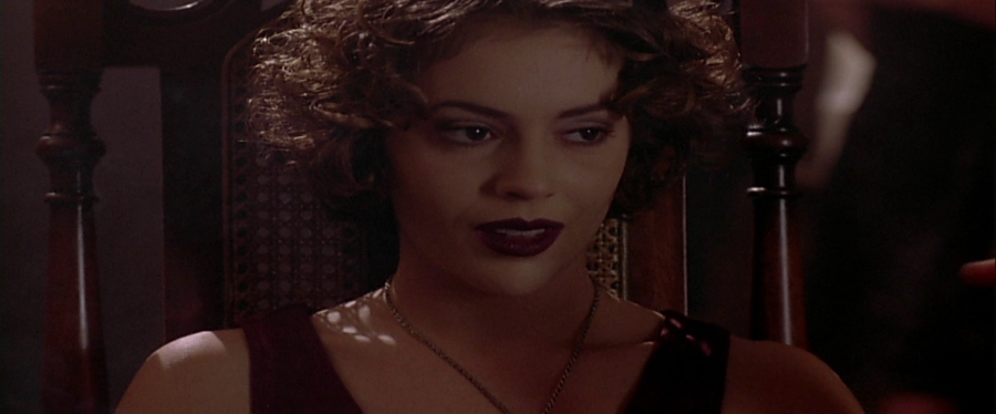 charmed-online-dot-net_EmbraceOfTheVampire3911.jpg