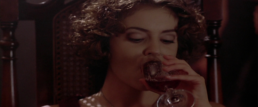 charmed-online-dot-net_EmbraceOfTheVampire3946.jpg