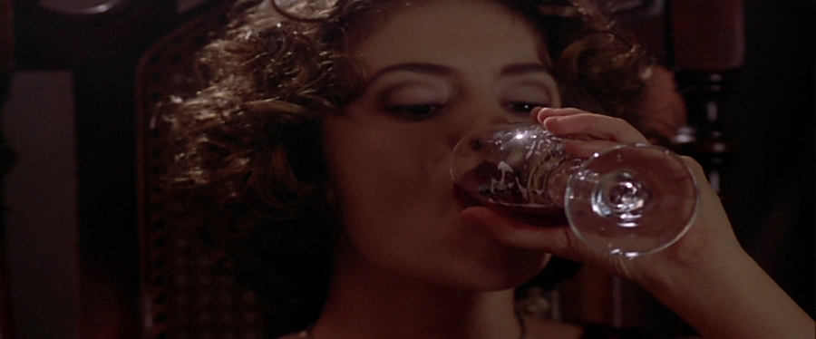 charmed-online-dot-net_EmbraceOfTheVampire3947.jpg