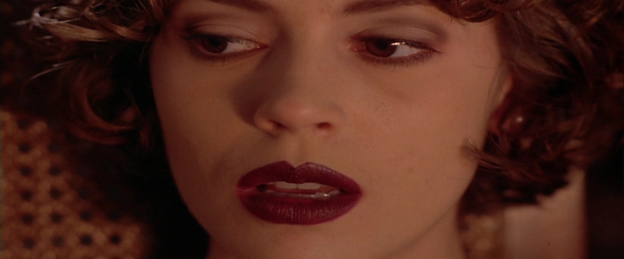 charmed-online-dot-net_EmbraceOfTheVampire3952.jpg
