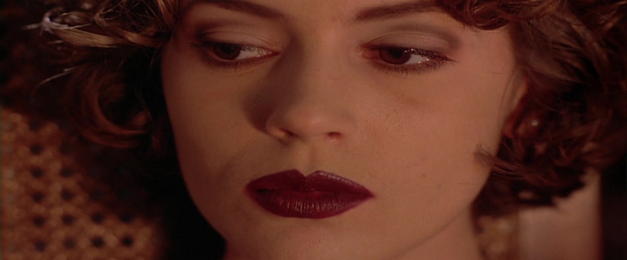charmed-online-dot-net_EmbraceOfTheVampire3956.jpg