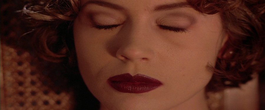 charmed-online-dot-net_EmbraceOfTheVampire3957.jpg