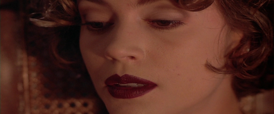 charmed-online-dot-net_EmbraceOfTheVampire3999.jpg
