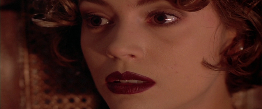 charmed-online-dot-net_EmbraceOfTheVampire4002.jpg