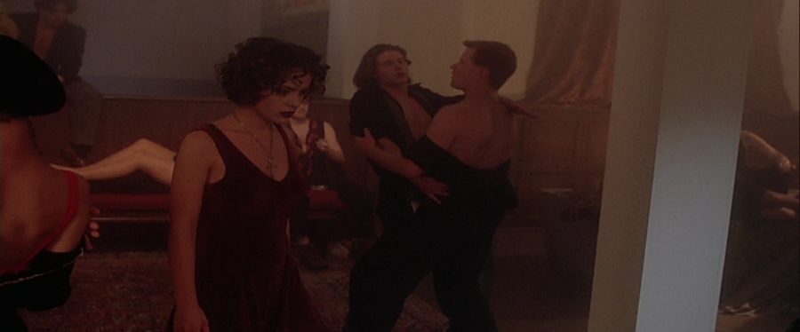 charmed-online-dot-net_EmbraceOfTheVampire4018.jpg