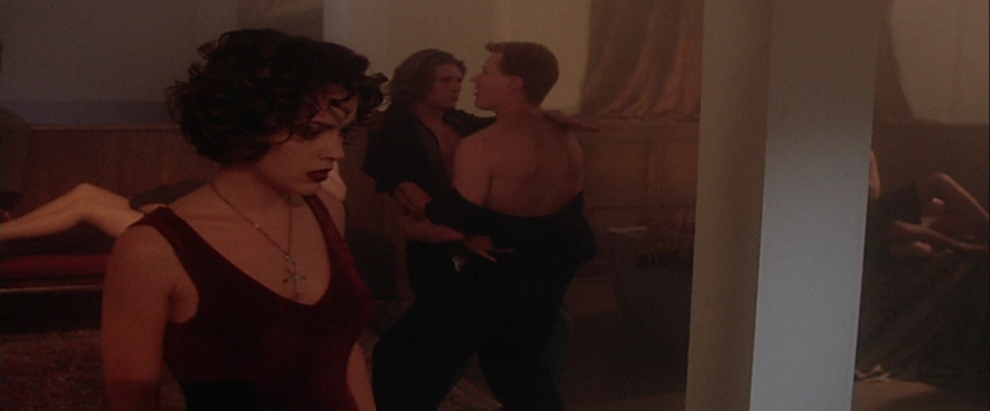 charmed-online-dot-net_EmbraceOfTheVampire4030.jpg